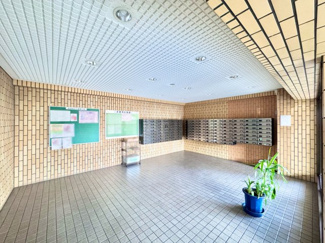 【エントランス】 | 丹波橋日光ハイツ | 《ローンの事やお家探しのご相談は（株）ゆいホームにお任せ下さい。ちょっとした疑問にも解りやすくお応えします。》お気軽にどうぞ(^^)/