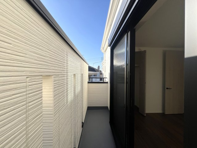 旭区で住みたい街といったらココ！！【旭区白根６丁目新築戸建】のバルコニー