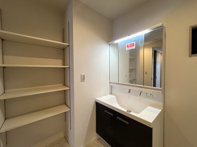 旭区で住みたい街といったらココ！！【旭区白根６丁目新築戸建】の独立洗面台