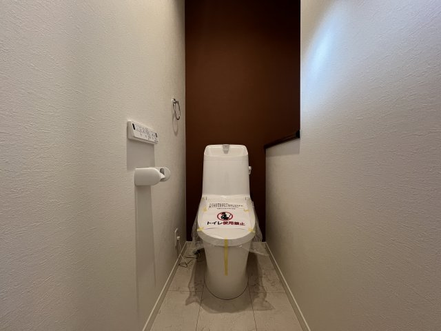 旭区で住みたい街といったらココ！！【旭区白根６丁目新築戸建】のトイレ