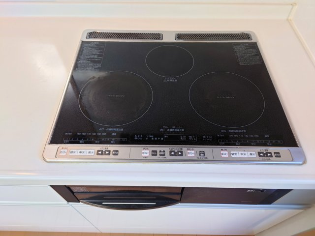 売中古戸建　藤枝市高岡2丁目のキッチン|IHでお掃除が楽々です♪