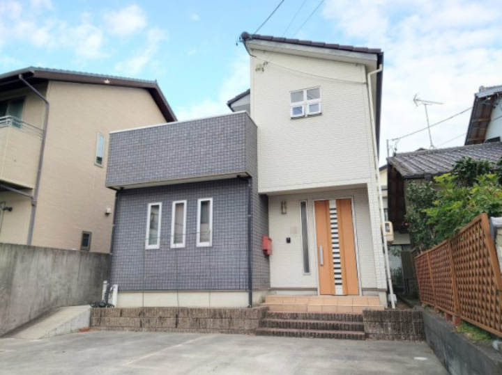 売中古戸建　藤枝市高岡2丁目の外観|洋風のお洒落なデザインです♪