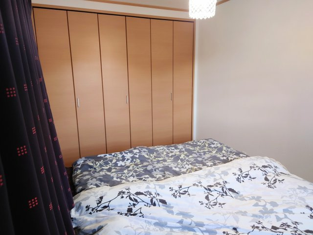 売中古戸建　藤枝市高岡2丁目の洋室|収納スペースが豊富なのでお部屋が片付きますね♪