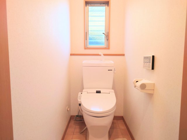 売中古戸建　藤枝市高岡2丁目のトイレ|2階トイレ