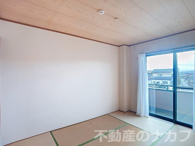 コーポアルカスの和室|※地震前の写真です
