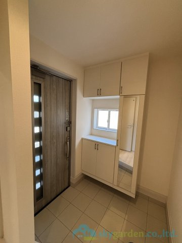 平塚市纏　新築戸建　全10棟10号棟の玄関