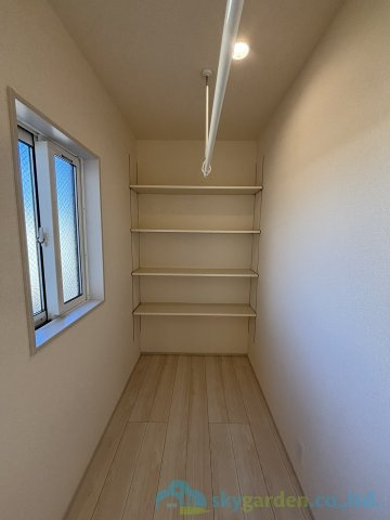 平塚市纏　新築戸建　全10棟10号棟の収納