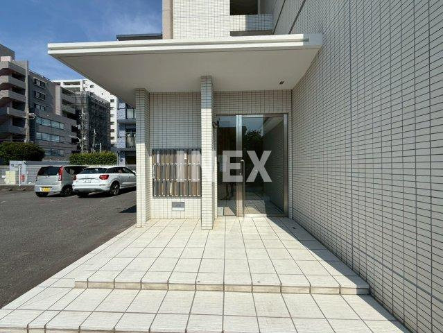 厚木市旭町５丁目の賃貸マンションのエントランス