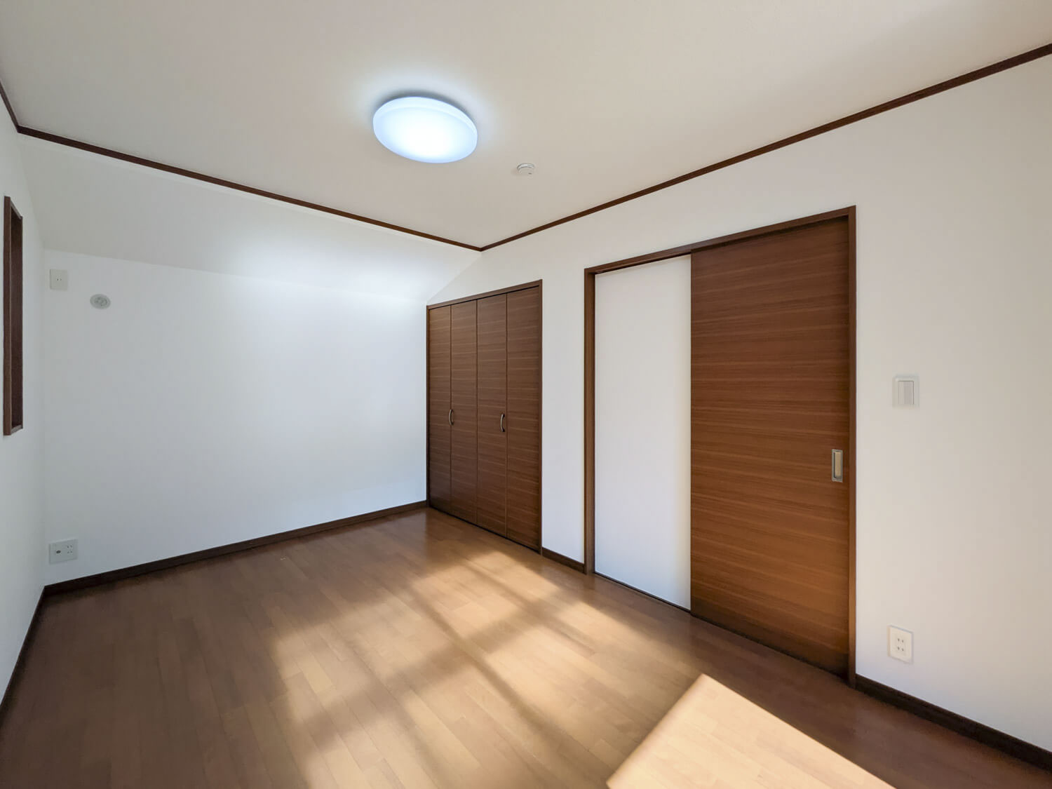 君影町６丁目戸建の洋室