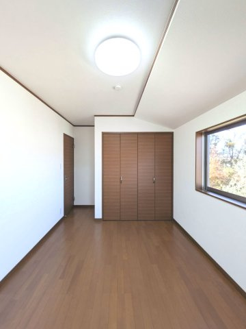 君影町６丁目戸建の洋室