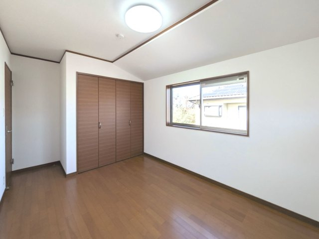 君影町６丁目戸建の洋室
