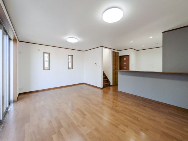 君影町６丁目戸建の居間・リビング