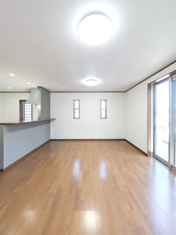 君影町６丁目戸建の居間・リビング
