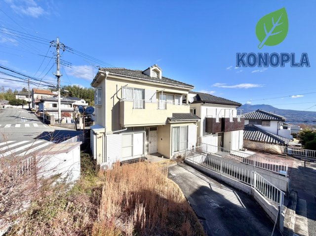 【中古戸建】渋川市金井の外観|■外観｜特徴のある個性的な住まいと美しい街並み、そして住みやすい環境を、ぜひ現地でご覧になりませんか。お気軽にお問合せください(^^)  