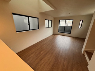 【居間・リビング】 | LIGARE名古屋市北区柳原1期全4棟【仲介手数料無料　清水小　八王子中】 | 新築戸建の事はマックバリュで住まい相談へお任せください。