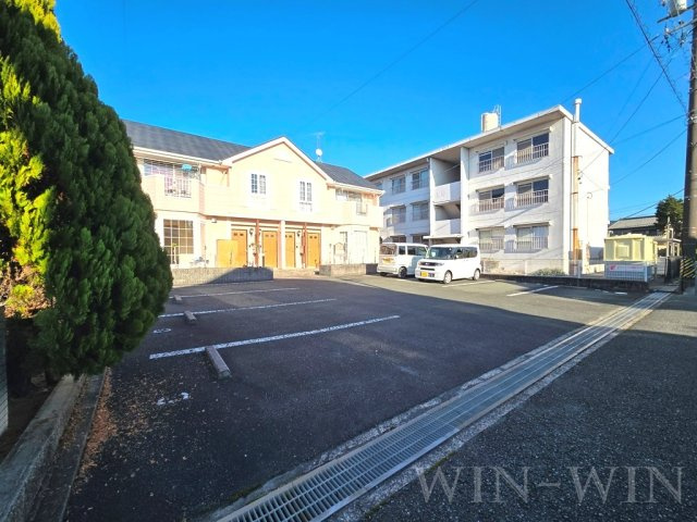 サンヒル森岡の駐車場