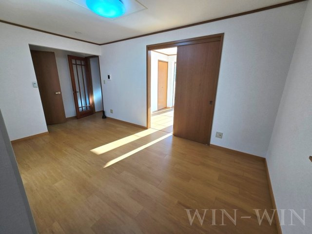 サンヒル森岡の居間・リビング