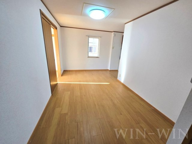 サンヒル森岡の居間・リビング