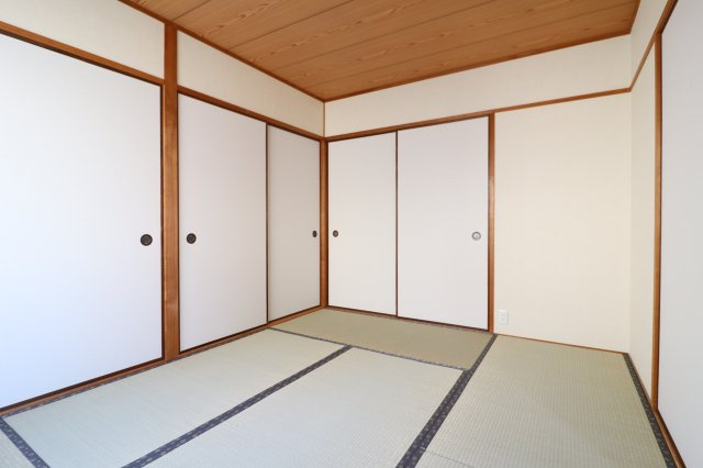 サンコート橋の内の内装