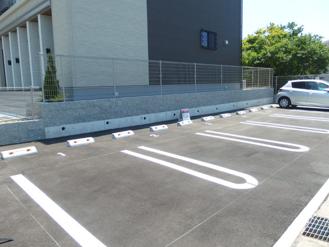 アウルの駐車場