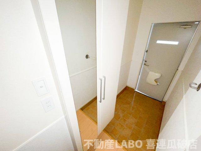 メゾン　カルムの玄関