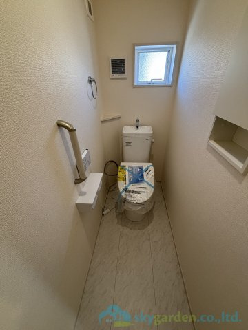平塚市纏　新築戸建　全10棟8号棟のトイレ