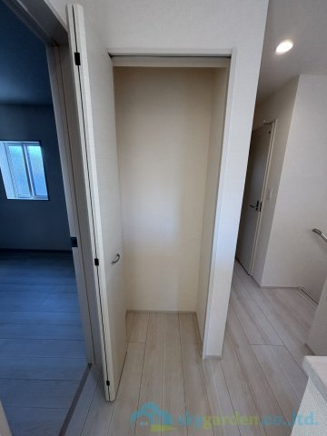 平塚市纏　新築戸建　全10棟8号棟の収納