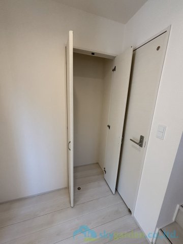 平塚市纏　新築戸建　全10棟8号棟の収納