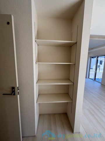 平塚市纏　新築戸建　全10棟8号棟の収納