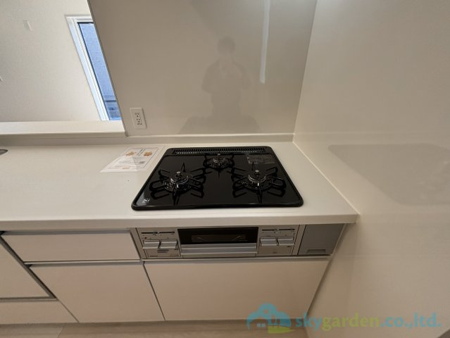 平塚市纏　新築戸建　全10棟8号棟のキッチン