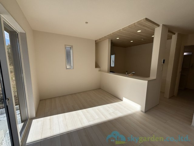 平塚市纏　新築戸建　全10棟8号棟の居間・リビング