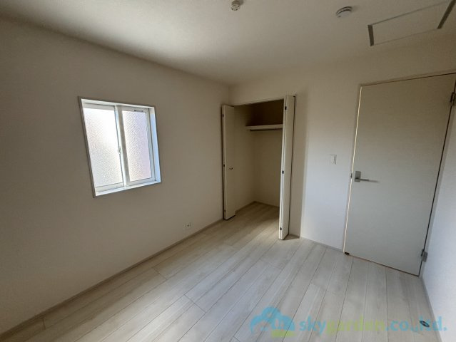 平塚市纏　新築戸建　全10棟8号棟の洋室