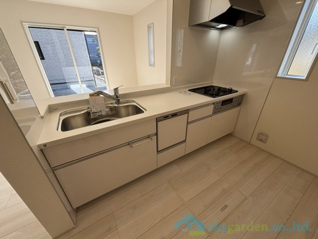 平塚市纏　新築戸建　全10棟8号棟のキッチン