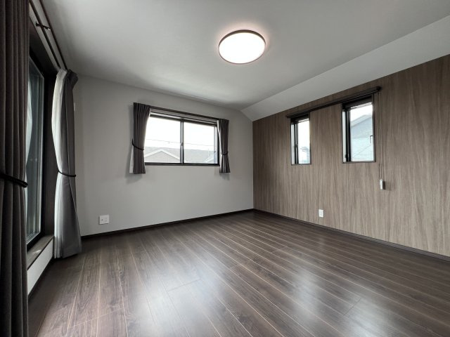 瑞穂町長岡1丁目　未入居住宅の洋室|【洋室1】広々8.5帖！