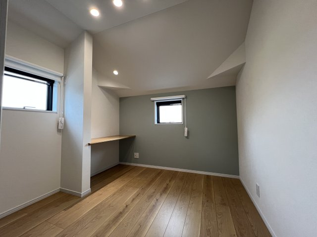 瑞穂町長岡1丁目　未入居住宅の洋室|【洋室3】備え付けのカウンター付き♪