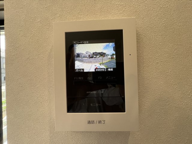 瑞穂町長岡1丁目　未入居住宅のセキュリティ|モニター付きインターホンあり。急な来客でも室内から顔が確認できると安心ですよね。