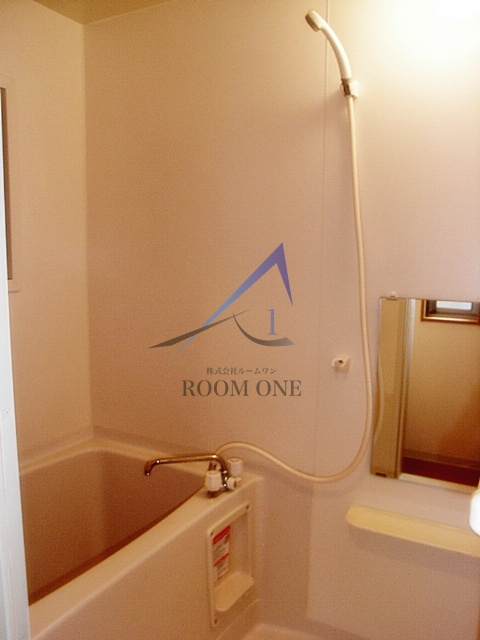 エルマーノ相模原A棟の浴室|お風呂です。