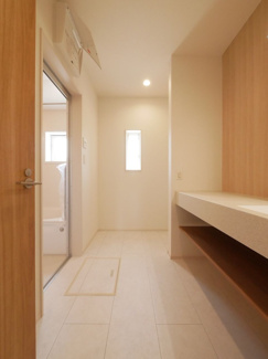 【洗面所】 | 南アルプス市山寺 オール電化新築戸建 南通路 車並列3台 | 同仕様建物写真