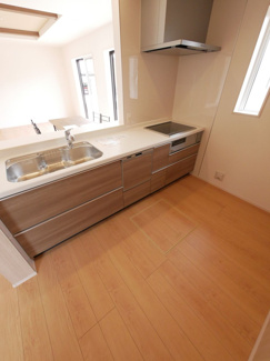 【キッチン】 | 南アルプス市山寺 オール電化新築戸建 南通路 車並列3台 | 同仕様建物写真