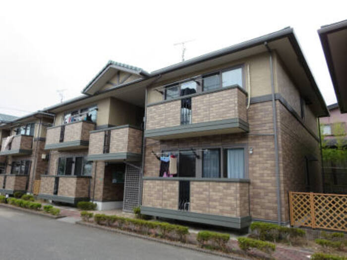 クローバーハイツ杉塚の外観