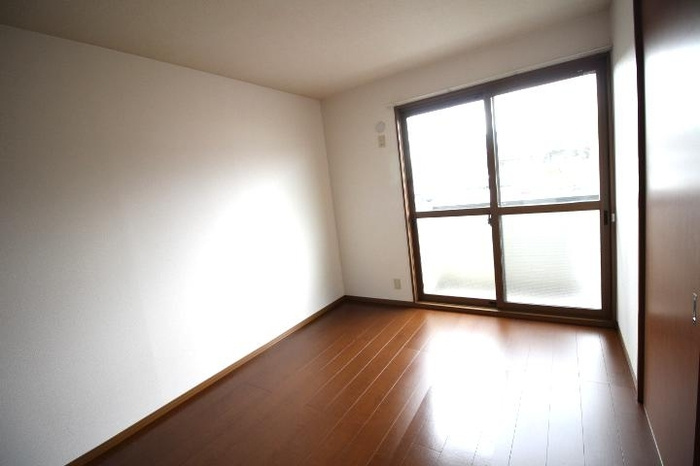 クローバーハイツ杉塚の洋室