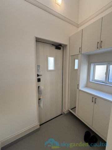 平塚市纏　新築戸建　全10棟7号棟の玄関