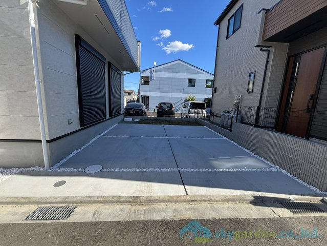 平塚市纏　新築戸建　全10棟7号棟の駐車場