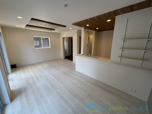 平塚市纏　新築戸建　全10棟7号棟の居間・リビング