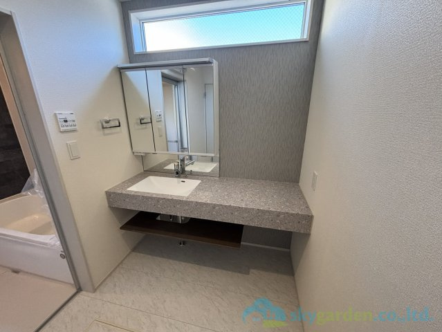 平塚市纏　新築戸建　全10棟7号棟の独立洗面台