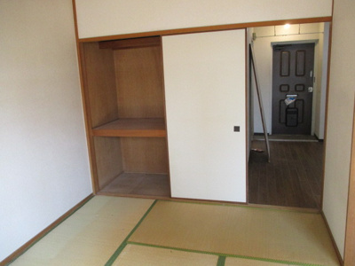 【居間・リビング】 | 第１あかつきマンション | ゆったりとしたリビングです