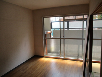 【居間・リビング】 | 第１あかつきマンション | ゆったり過ごせる居間です