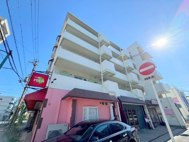 三番グリーンハイツの外観