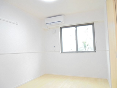 【内装】 | サンビレッジⅥ | 明るい色調の室内です