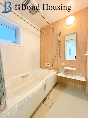 安心の長期優良住宅・収納豊富　松が丘1丁目　全2棟　2号棟の前面道路含む現地写真